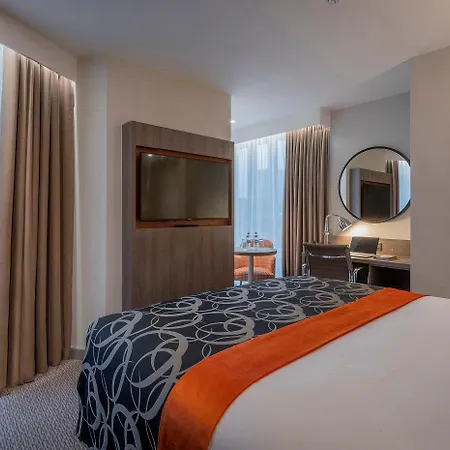 Clayton Hotel 4*